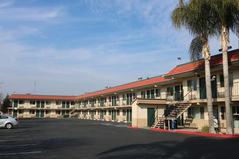 Hotel Days / Yosemite Area