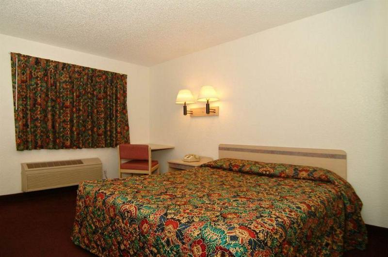 Hotel Days / Yosemite Area Merced