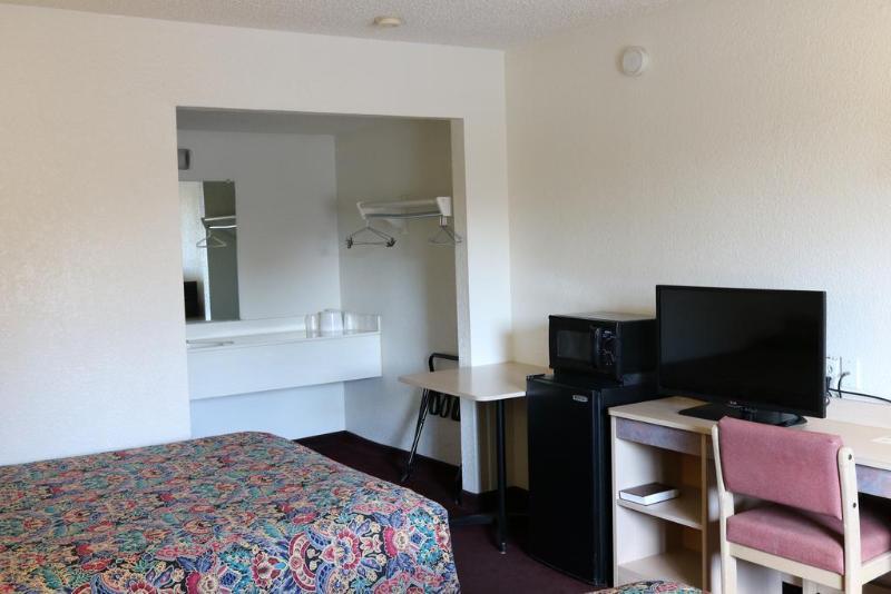 Days / Yosemite Area Hotel 3*