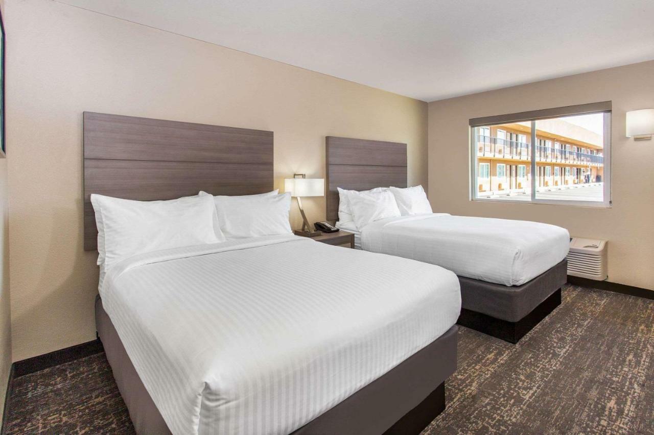 Days / Yosemite Area Hotel Merced